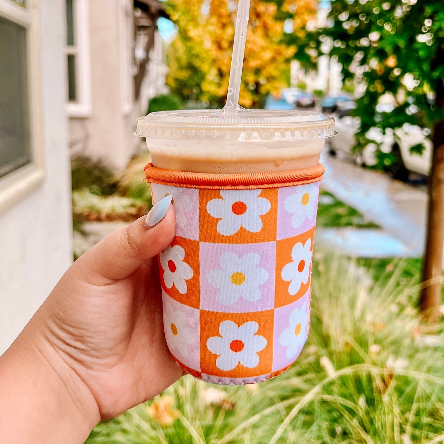 Checkered Daisy Iced Coffee Sleeve